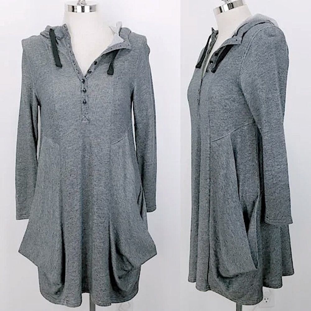 Kensie Quarter-Button Light Grey Drape-Pockets Hoodie Sweatshirt Mini-Dress